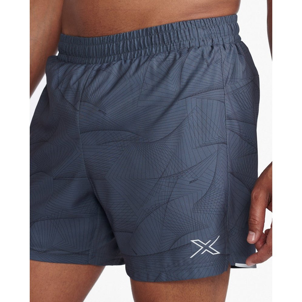 2XU Aero 7 Inch Shorts Mens APPAREL - Mens Shorts SPIRALIZE TURBULANCE/SILVER