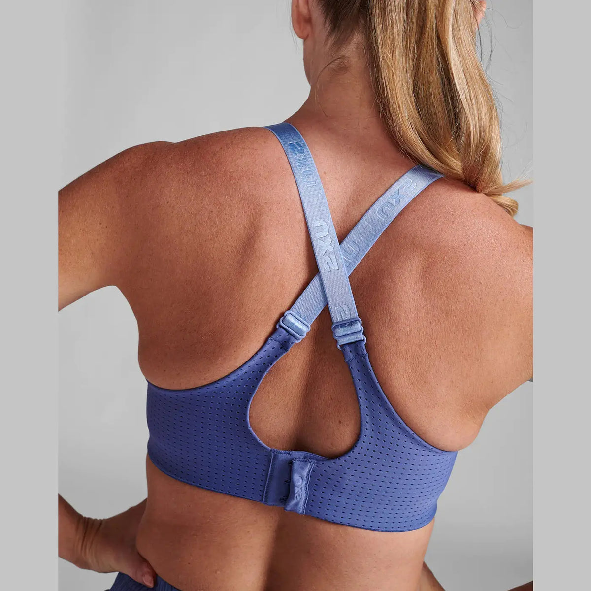 2XU Aero Medium Impact Bra Womens APPAREL - Womens Bras 