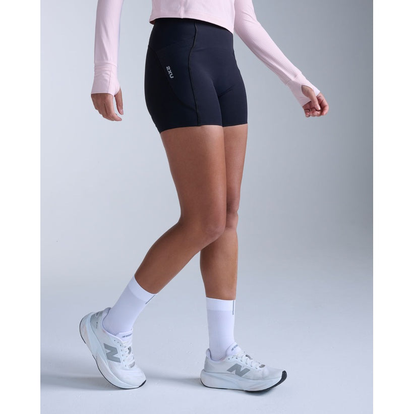 2XU Aero Mesh Hi-Rise Compression 4" Shorts Womens APPAREL - Womens Shorts BLACK/SILVER REFLECTIVE
