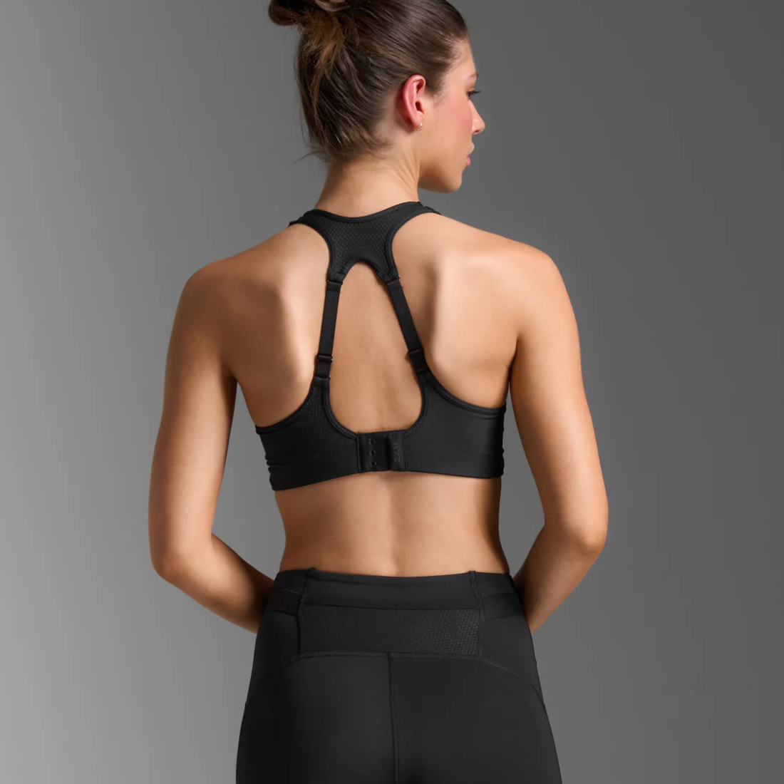 2XU Aero Mesh Medium Impact Bra Womens APPAREL - Womens Bras