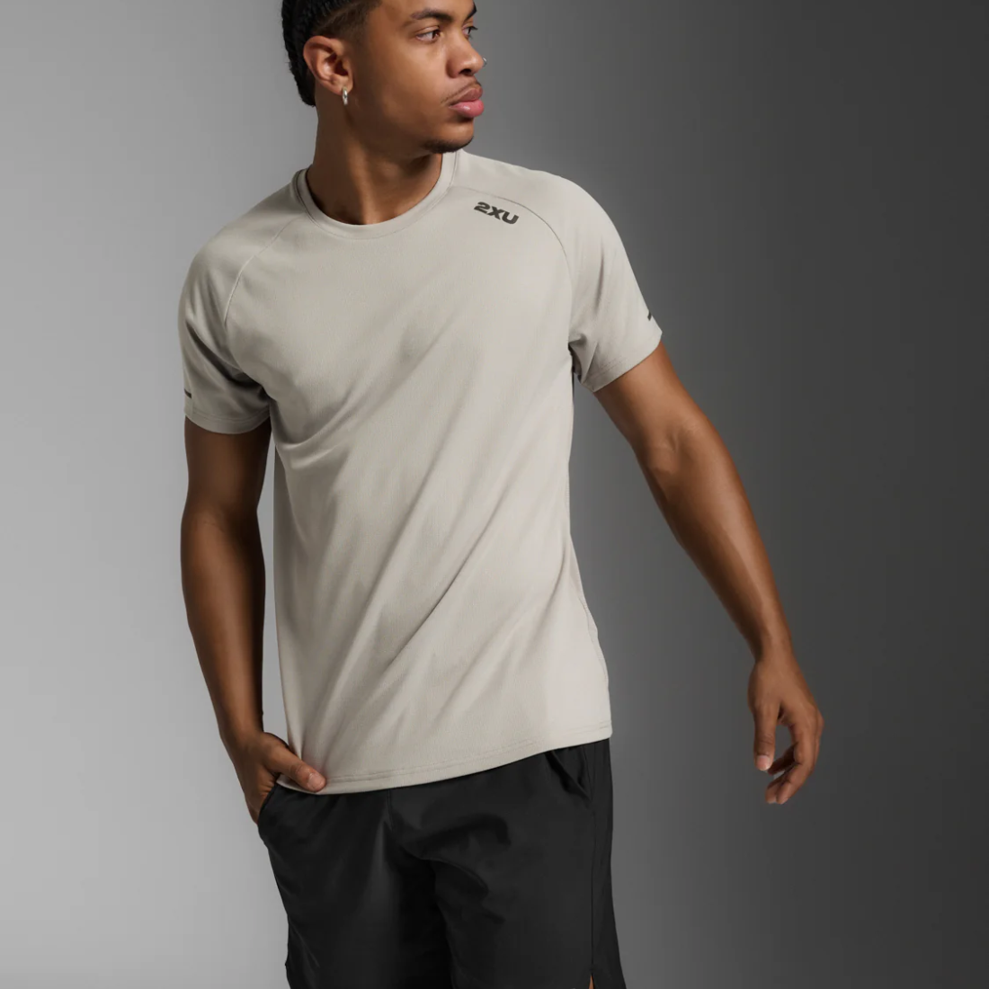 2XU Aero Tee Mens APPAREL - Mens T-Shirts CARBON/BLACK REFLECTIVE