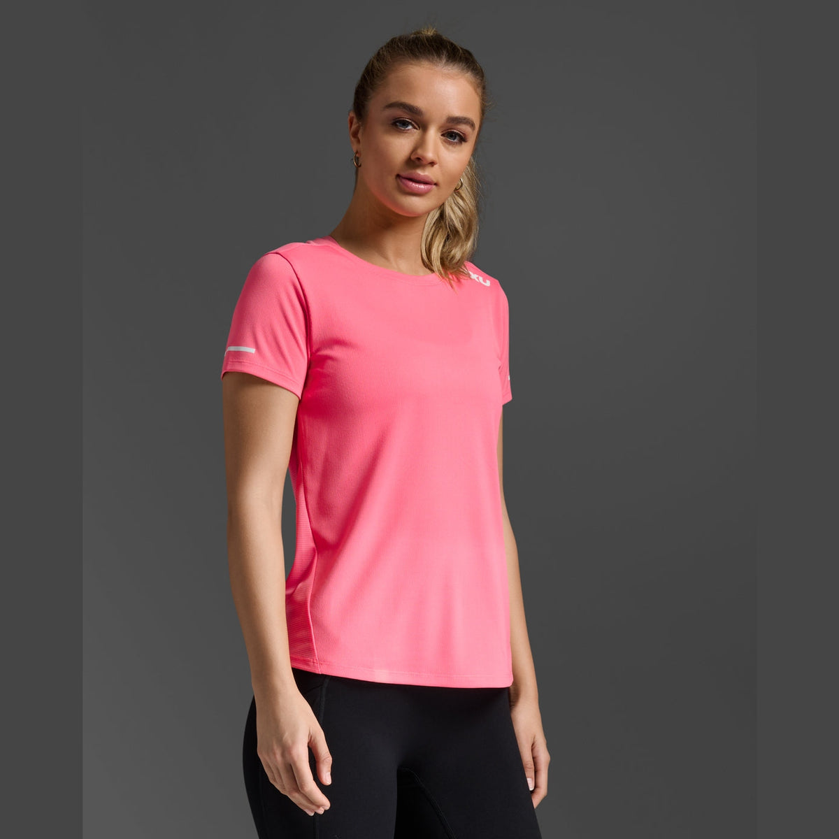 2XU Aero Tee Womens APPAREL - Womens T-Shirts PINK GLOW/WHITE REFLECTIVE