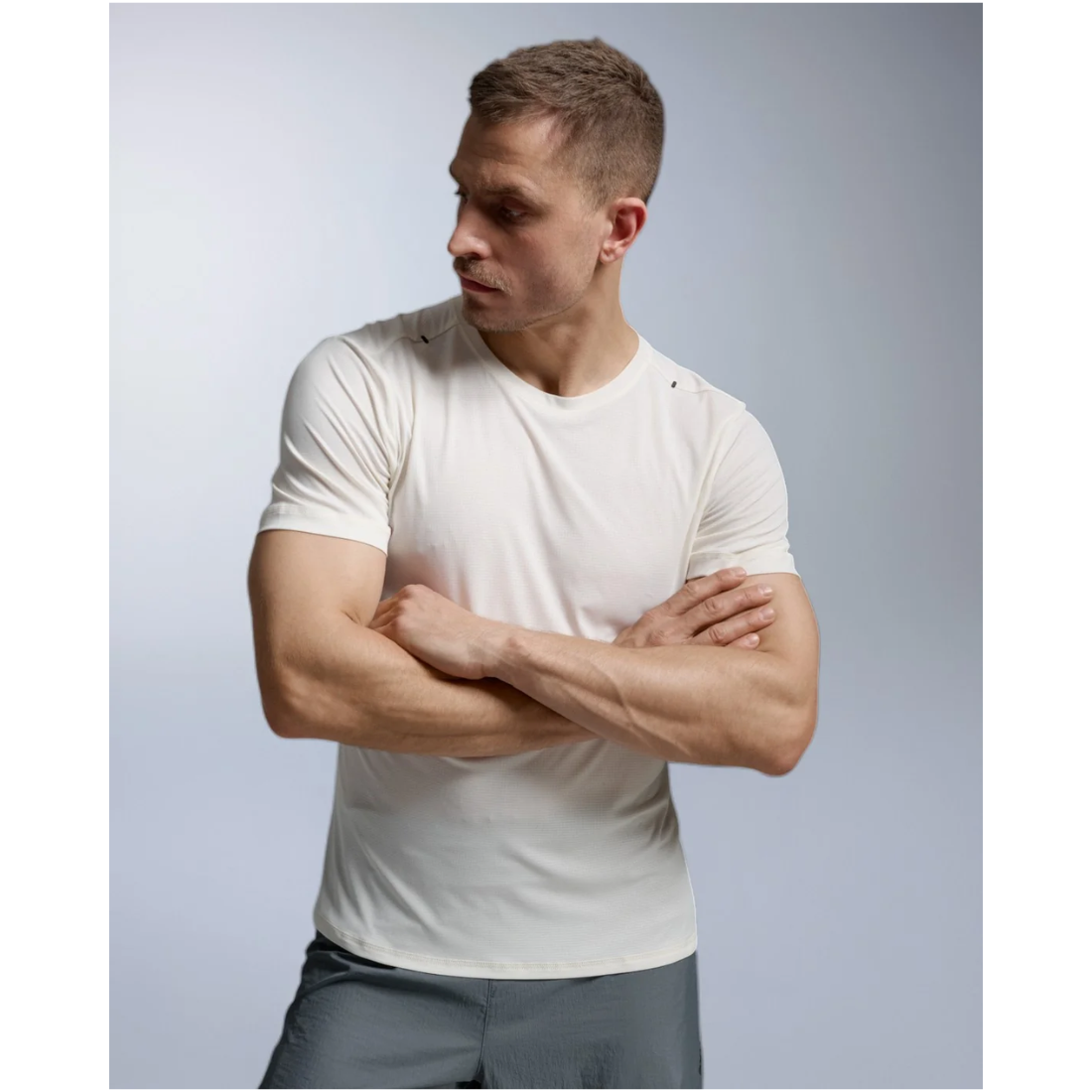 2XU Aero Trail Tee Mens APPAREL - Mens T-Shirts CHALK/BLACK REFLECTIVE