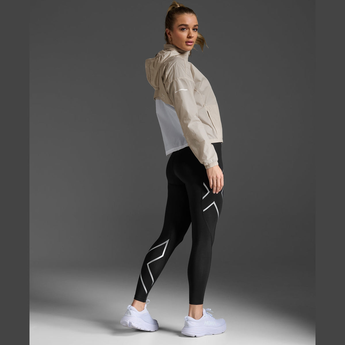 2XU Aero Windbreaker Womens APPAREL - Womens Jackets 