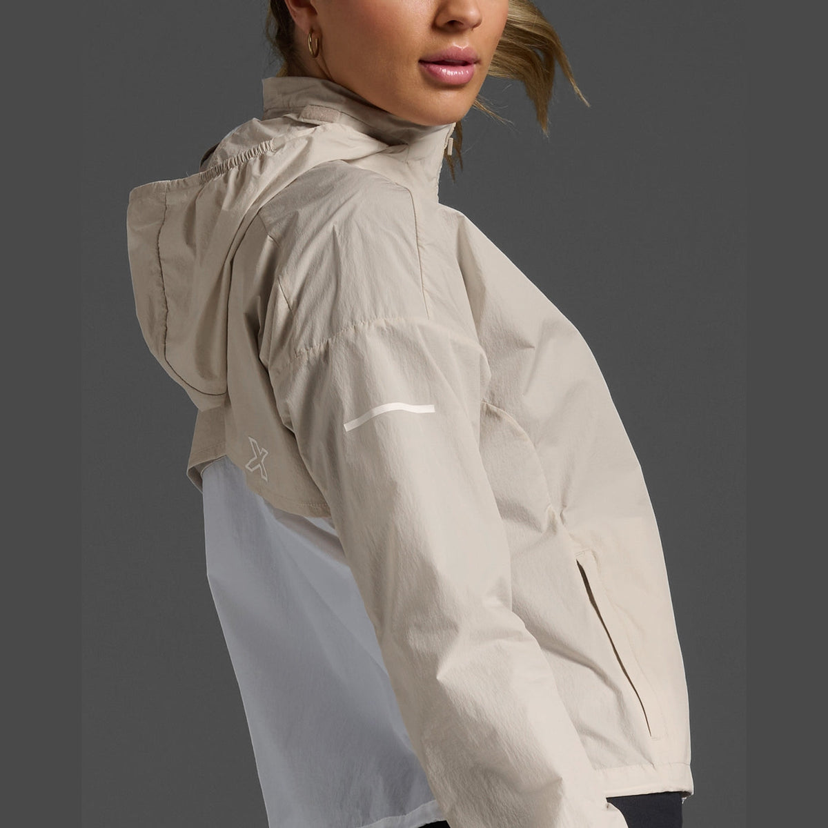 2XU Aero Windbreaker Womens APPAREL - Womens Jackets 