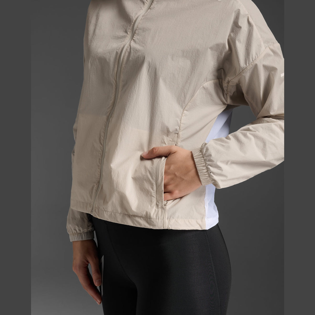 2XU Aero Windbreaker Womens APPAREL - Womens Jackets 