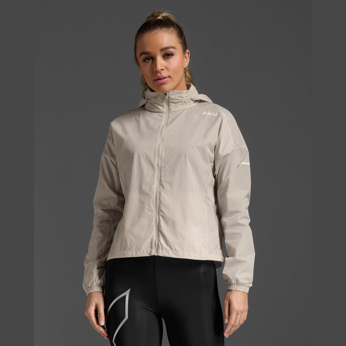 2XU Aero Windbreaker Womens APPAREL - Womens Jackets MOON/WHITE REFLECTIVE