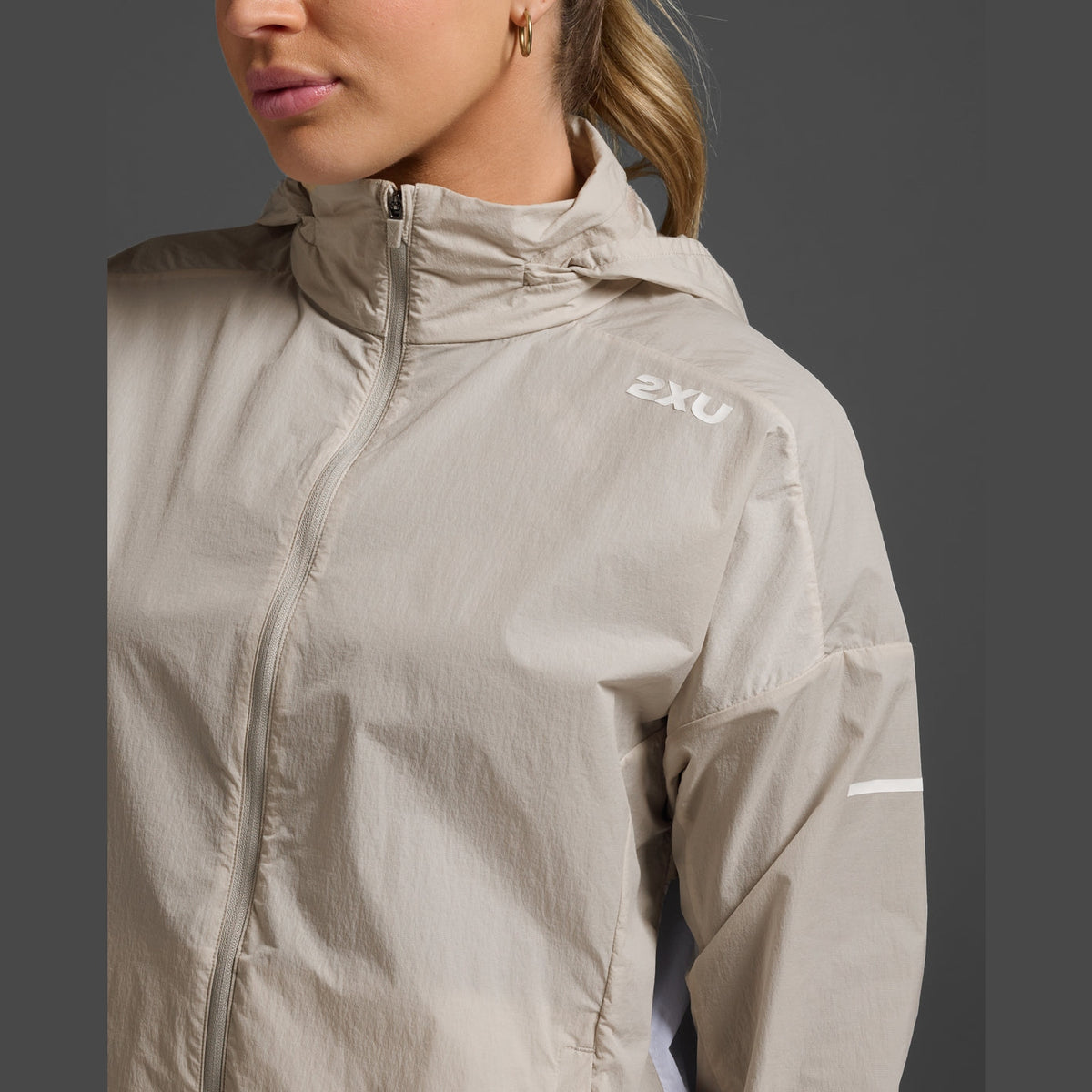 2XU Aero Windbreaker Womens APPAREL - Womens Jackets 