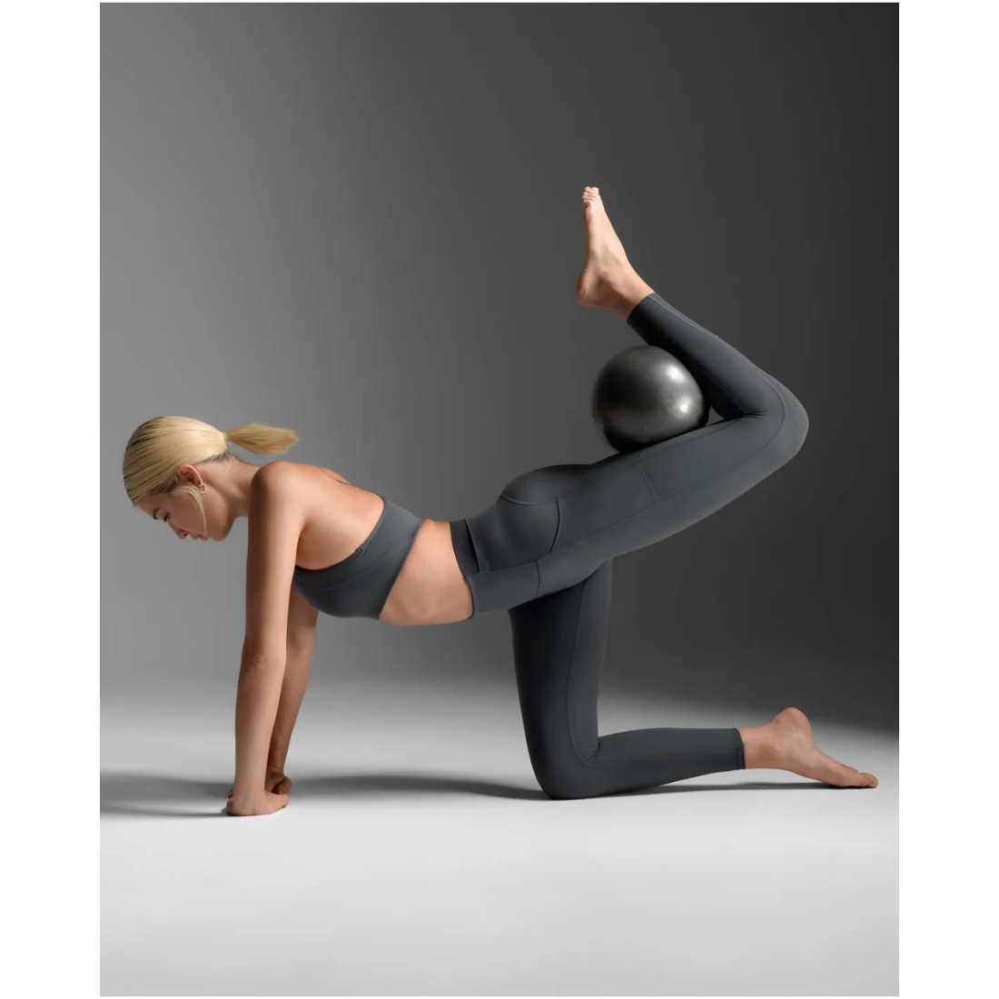 2XU Form Stash Hi-Rise Compression Tight APPAREL - Womens Compression Tights
