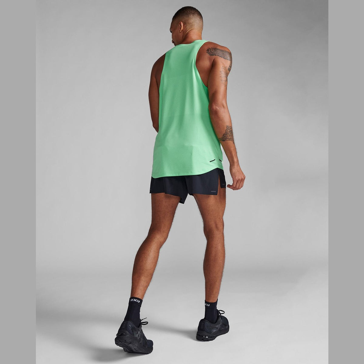 2XU Light Speed Tech Singlet Mens APPAREL - Mens Singlets 