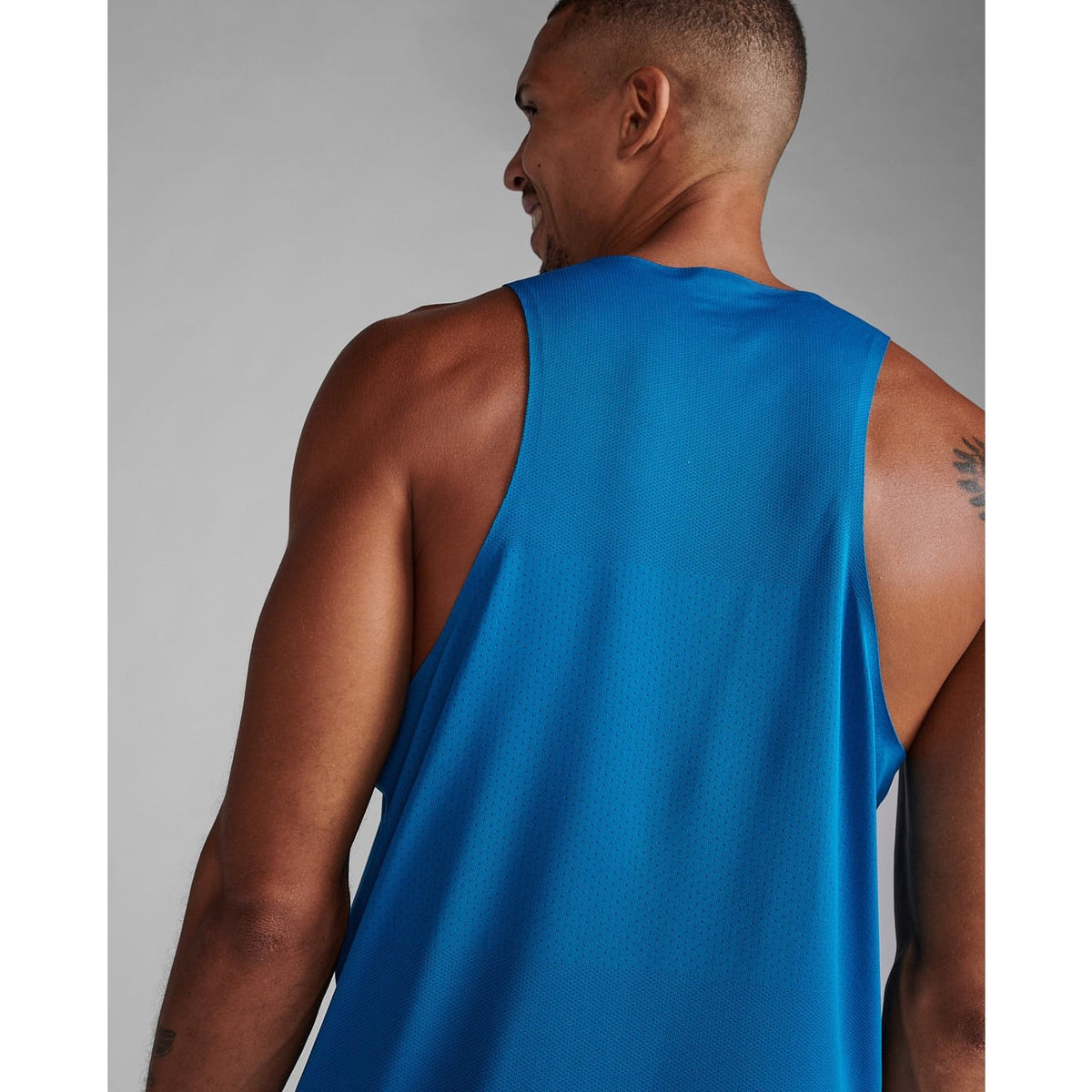 2XU Light Speed Tech Singlet Mens APPAREL - Mens Singlets 