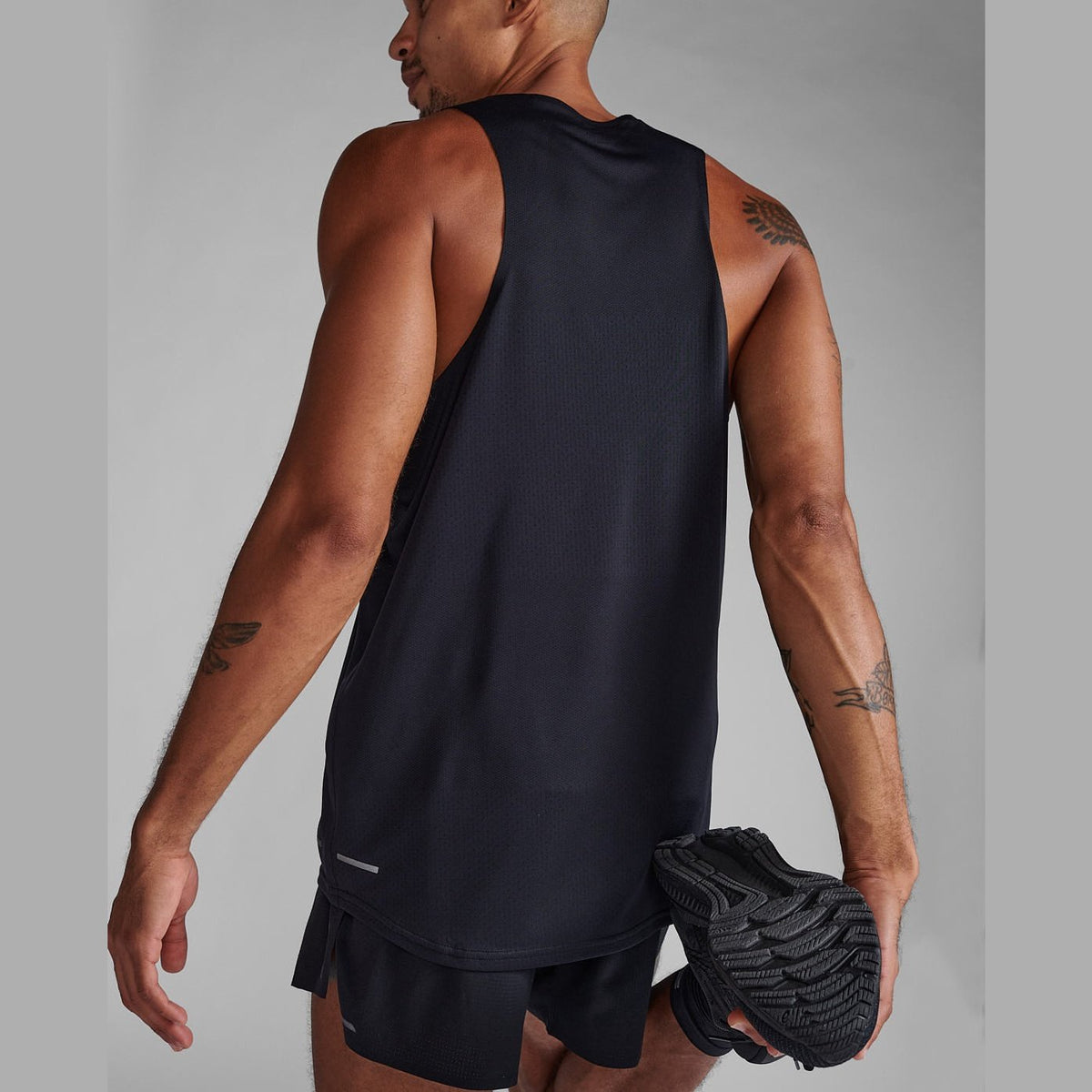 2XU Light Speed Tech Singlet Mens APPAREL - Mens Singlets 