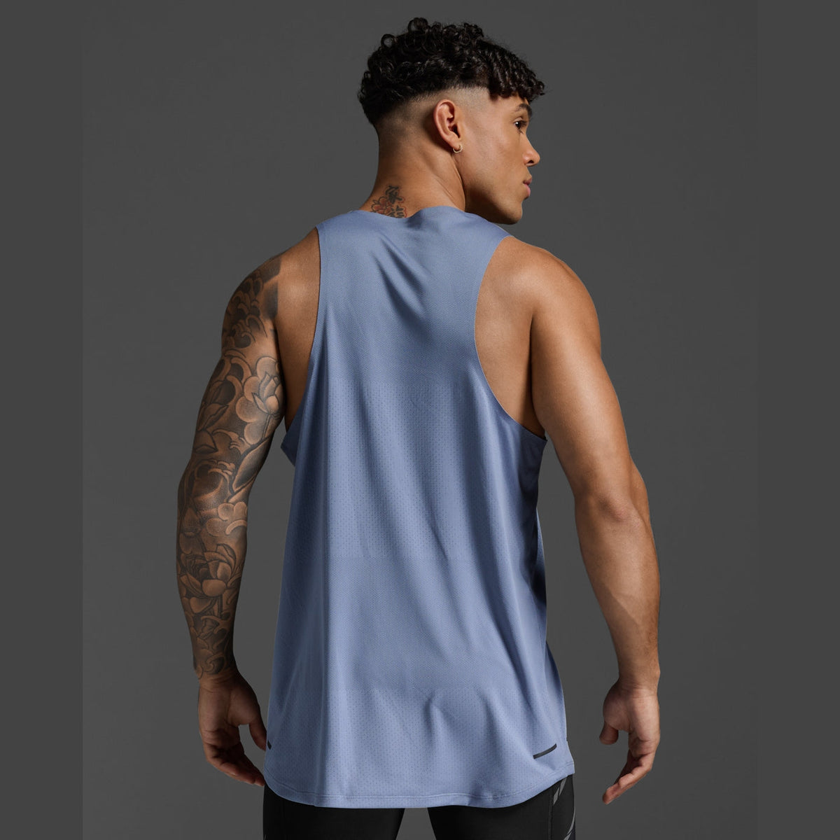 2XU Light Speed Tech Singlet Mens APPAREL - Mens Singlets 