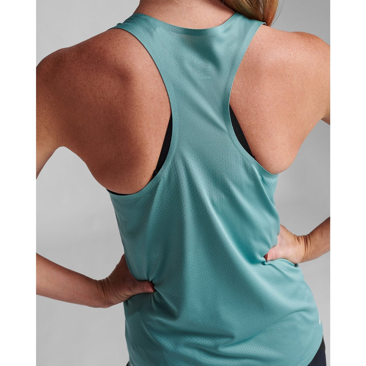 2XU Light Speed Tech Singlet Womens APPAREL - Womens Tanks 
