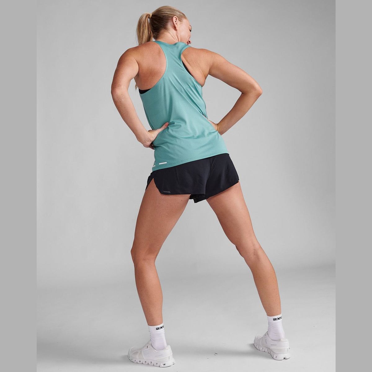 2XU Light Speed Tech Singlet Womens APPAREL - Womens Tanks 