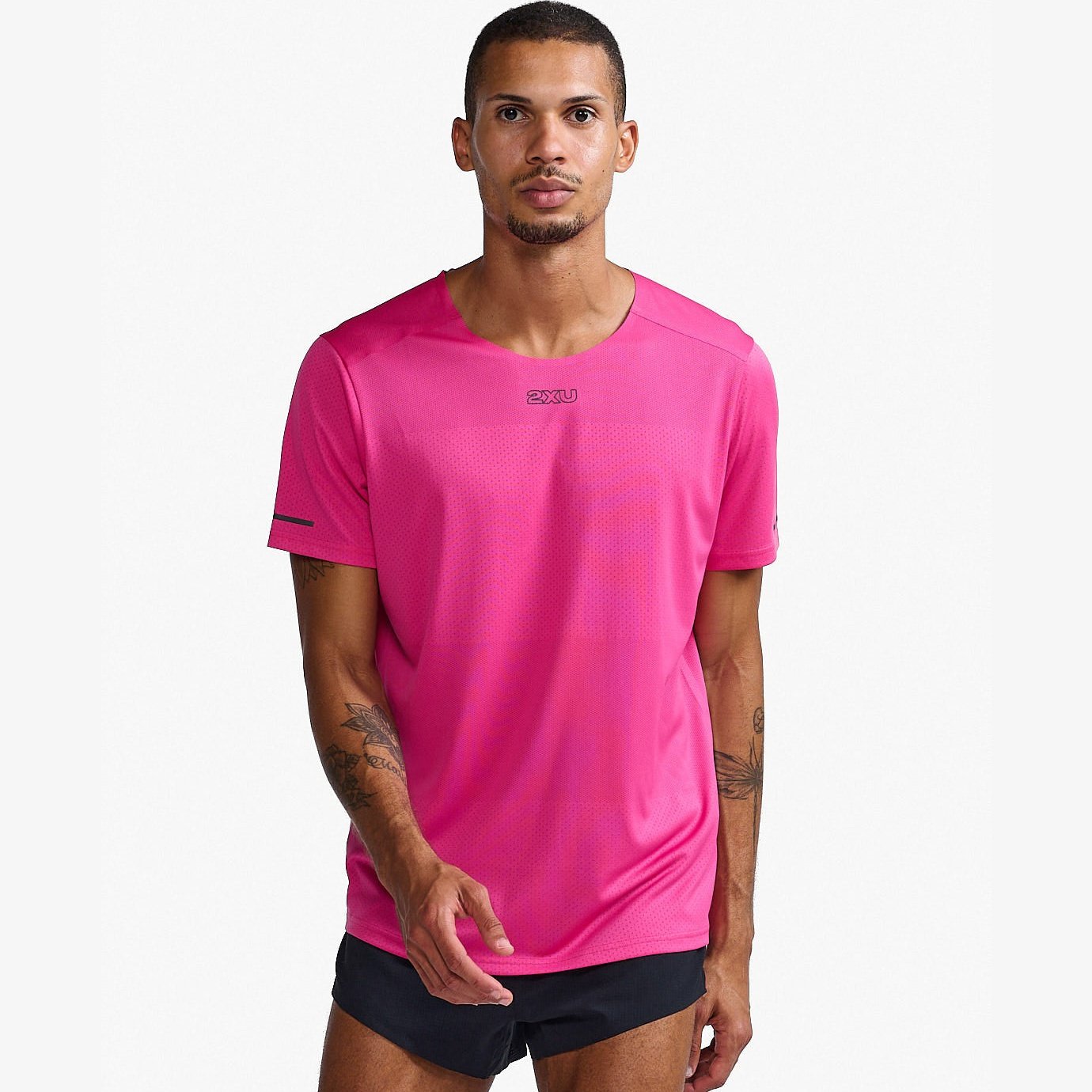 2XU Light Speed Tech Tee Mens APPAREL - Mens T-Shirts FUCHSIA/BLACK REFLECTIVE