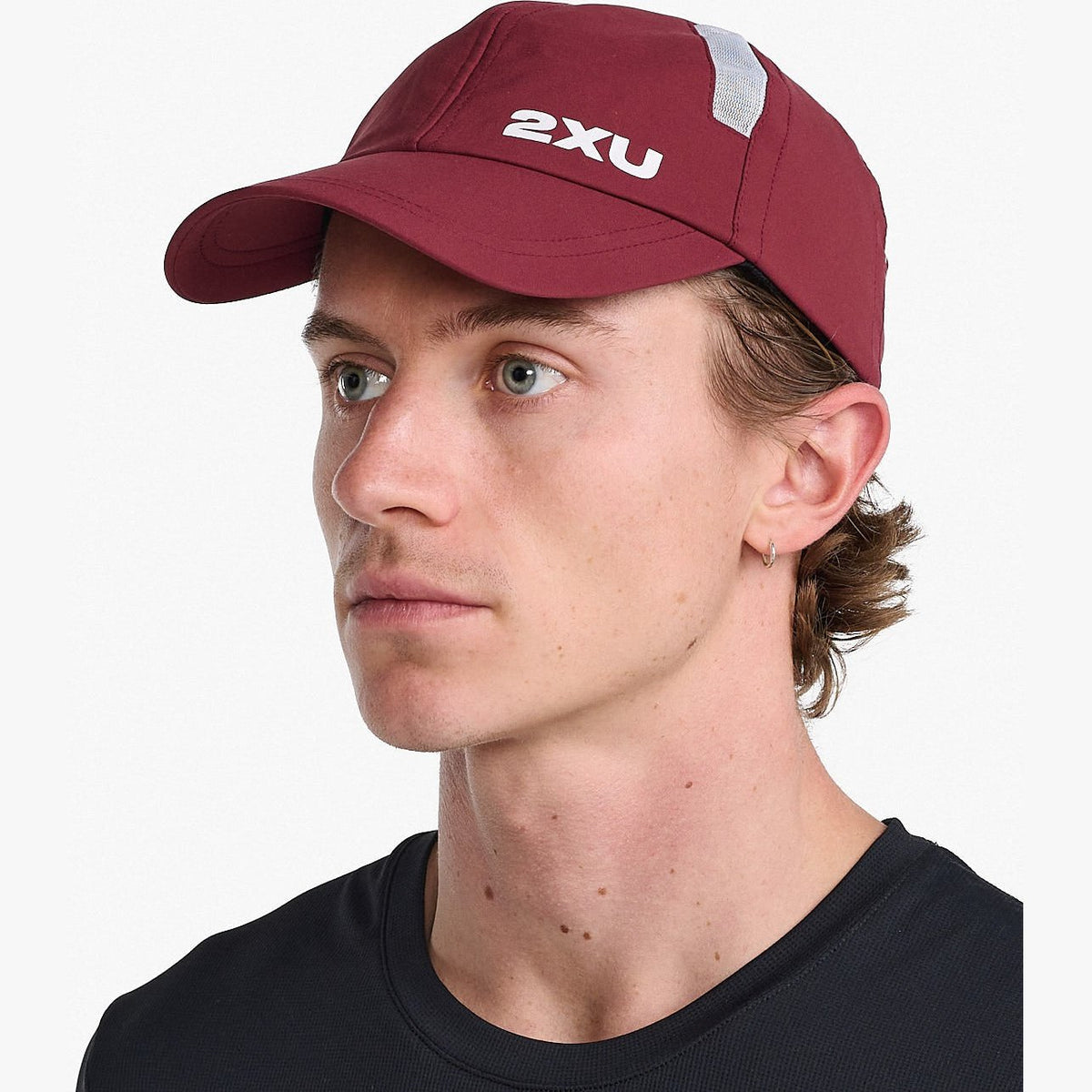 2XU Run Cap GEAR - Unisex Hats, Visors &amp; Headwear TRUFFLE/WHITE