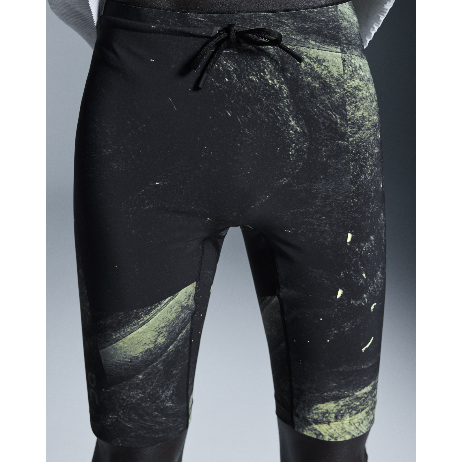 ON Race Tights Half Mens APPAREL - Mens Shorts BLACK/LIMELIGHT