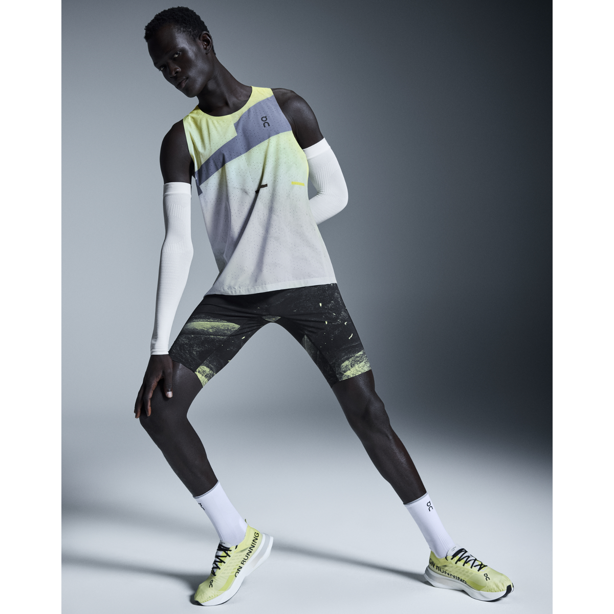 ON Race Tights Half Mens APPAREL - Mens Shorts
