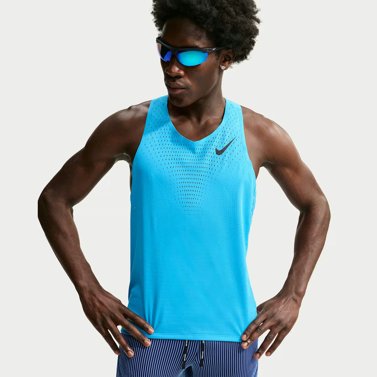 NIKE AeroSwift Singlet Mens APPAREL - Mens Singlets LT CURRENT BLUE/BLACK