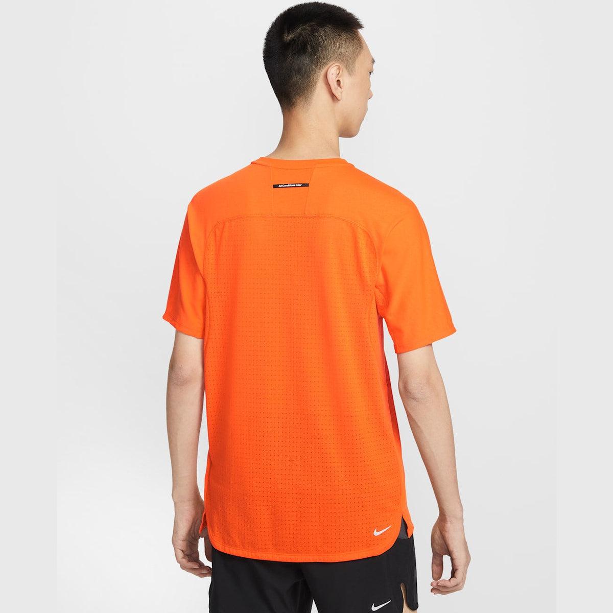 NIKE Men's ACG Dri-FIT ADV Solar Chase SS Top APPAREL - Mens T-Shirts