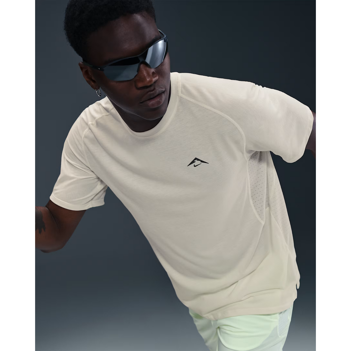 NIKE Solar Chase DRI-FIT ADV Short-Sleeve Running Top Mens APPAREL - Mens T-Shirts