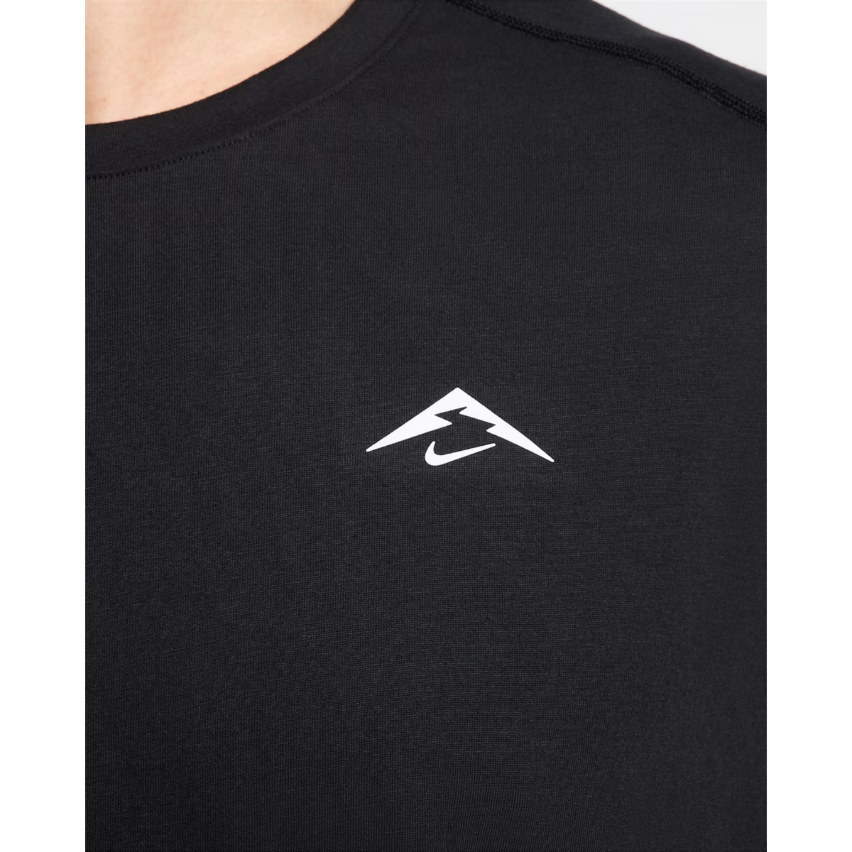 NIKE Solar Chase DRI-FIT ADV Short-Sleeve Running Top Mens APPAREL - Mens T-Shirts