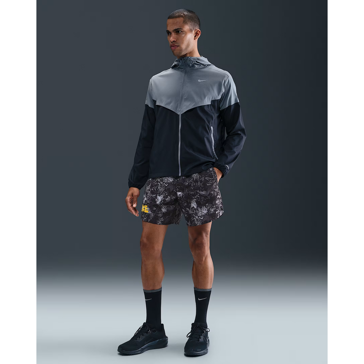 NIKE Stride Dri-FIT 7" Brief-Lined Printed Running Shorts Mens APPAREL - Mens Shorts BLACK/WHITE/REFLECTIVE SILVER
