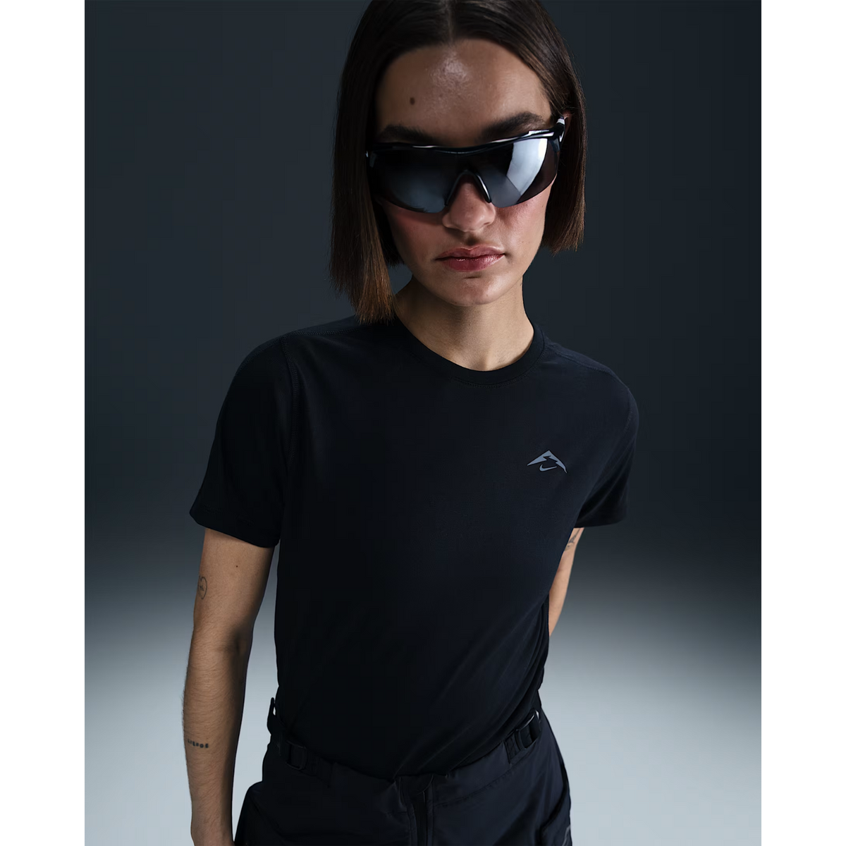 NIKE TRAIL Women's Dri-FIT Short-Sleeve Running Top APPAREL - Womens T-Shirts BLACK/BLACK