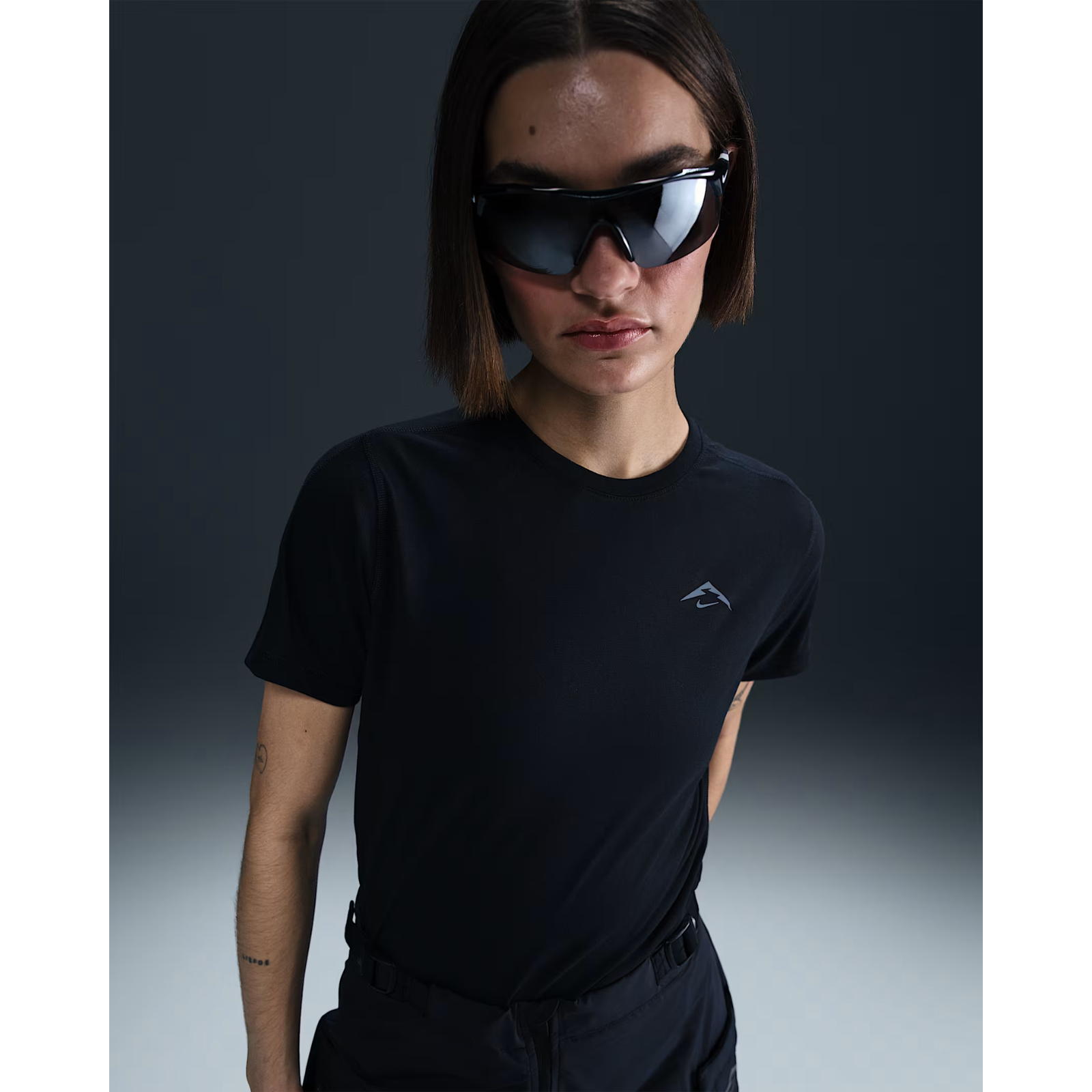 NIKE TRAIL Women's Dri-FIT Short-Sleeve Running Top APPAREL - Womens T-Shirts BLACK/BLACK