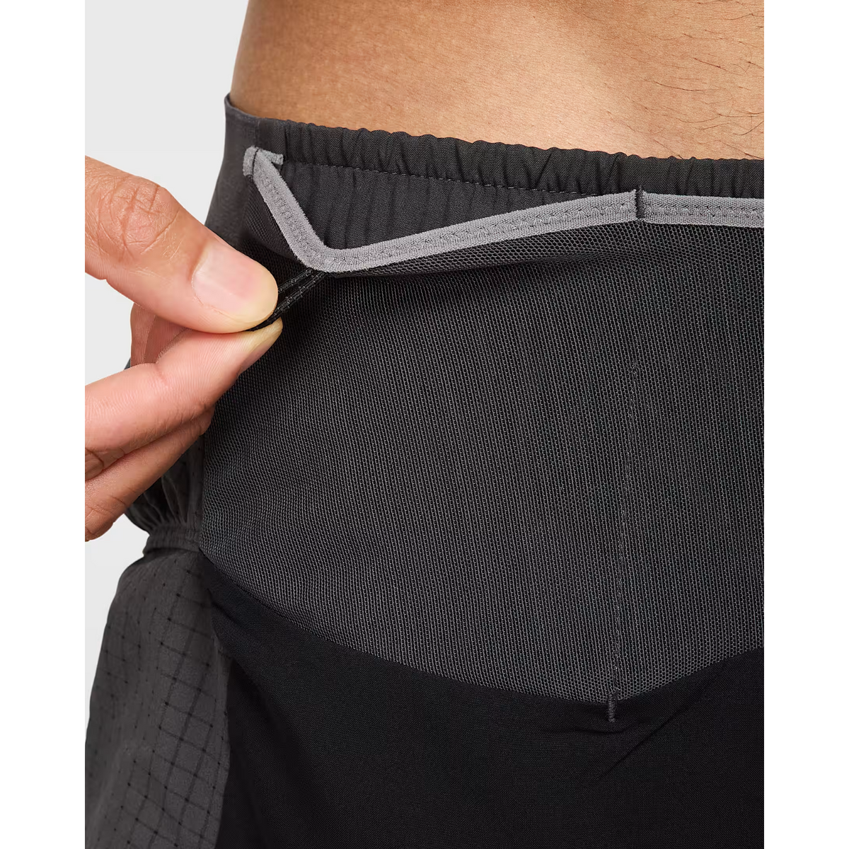 NIKE Trail Second Sunrise Short Mens