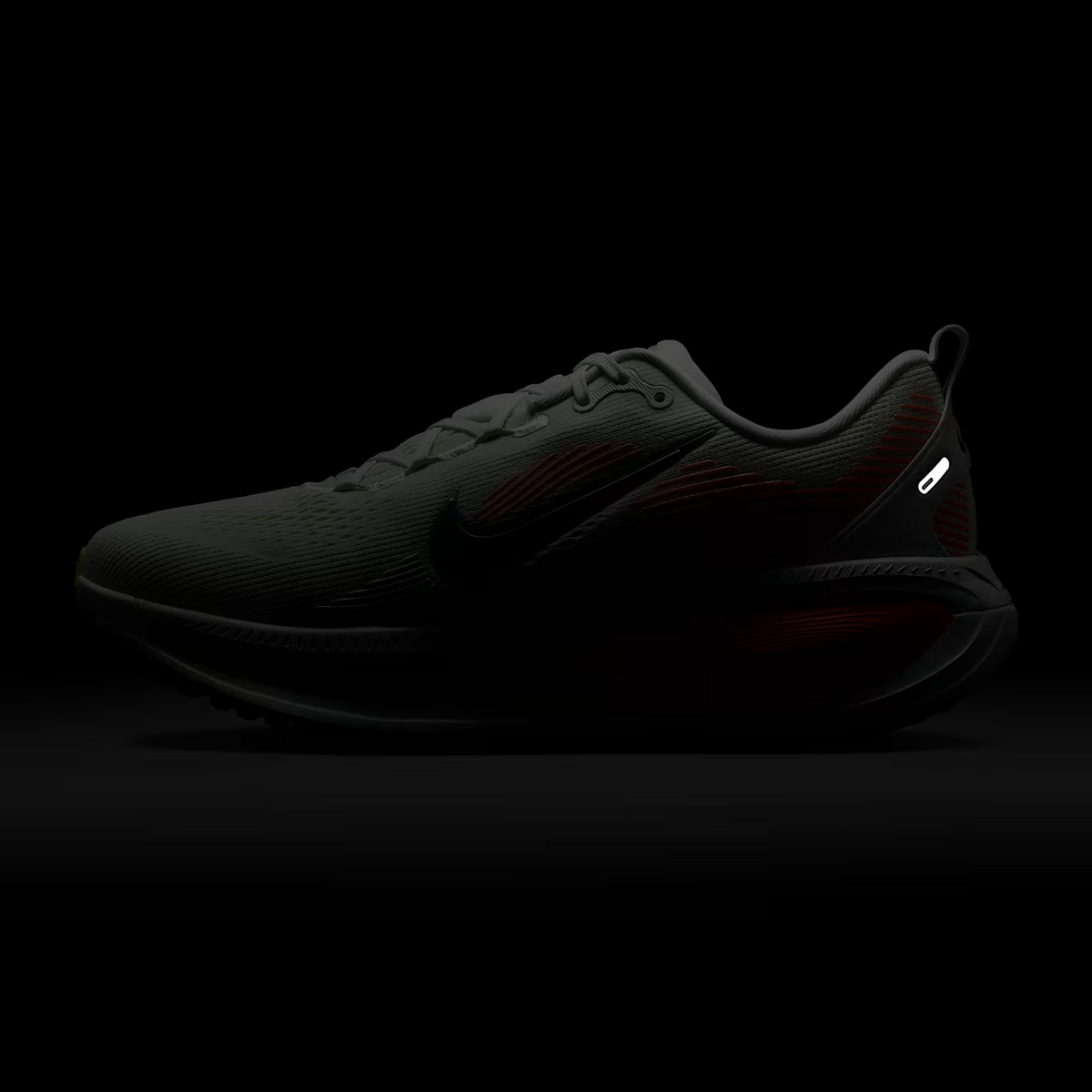 NIKE Vomero 18 Mens FOOTWEAR - Mens Neutral Cushioned