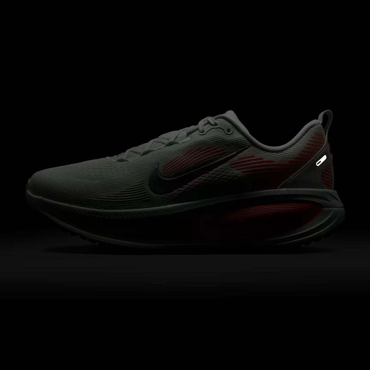 NIKE Vomero 18 Mens FOOTWEAR - Mens Neutral Cushioned