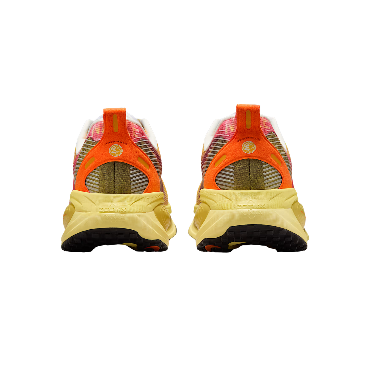 NIKE Vomero 18 SE Men's FOOTWEAR - Unisex Neutral Cushioned