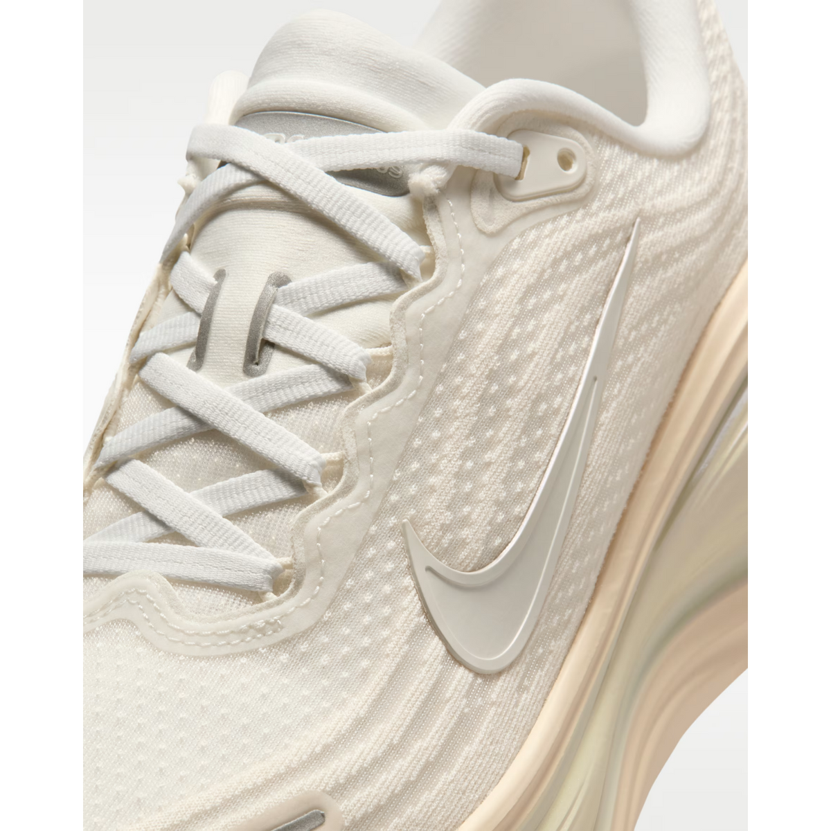NIKE Vomero Plus ESS Womens FOOTWEAR - Womens Neutral Cushioned