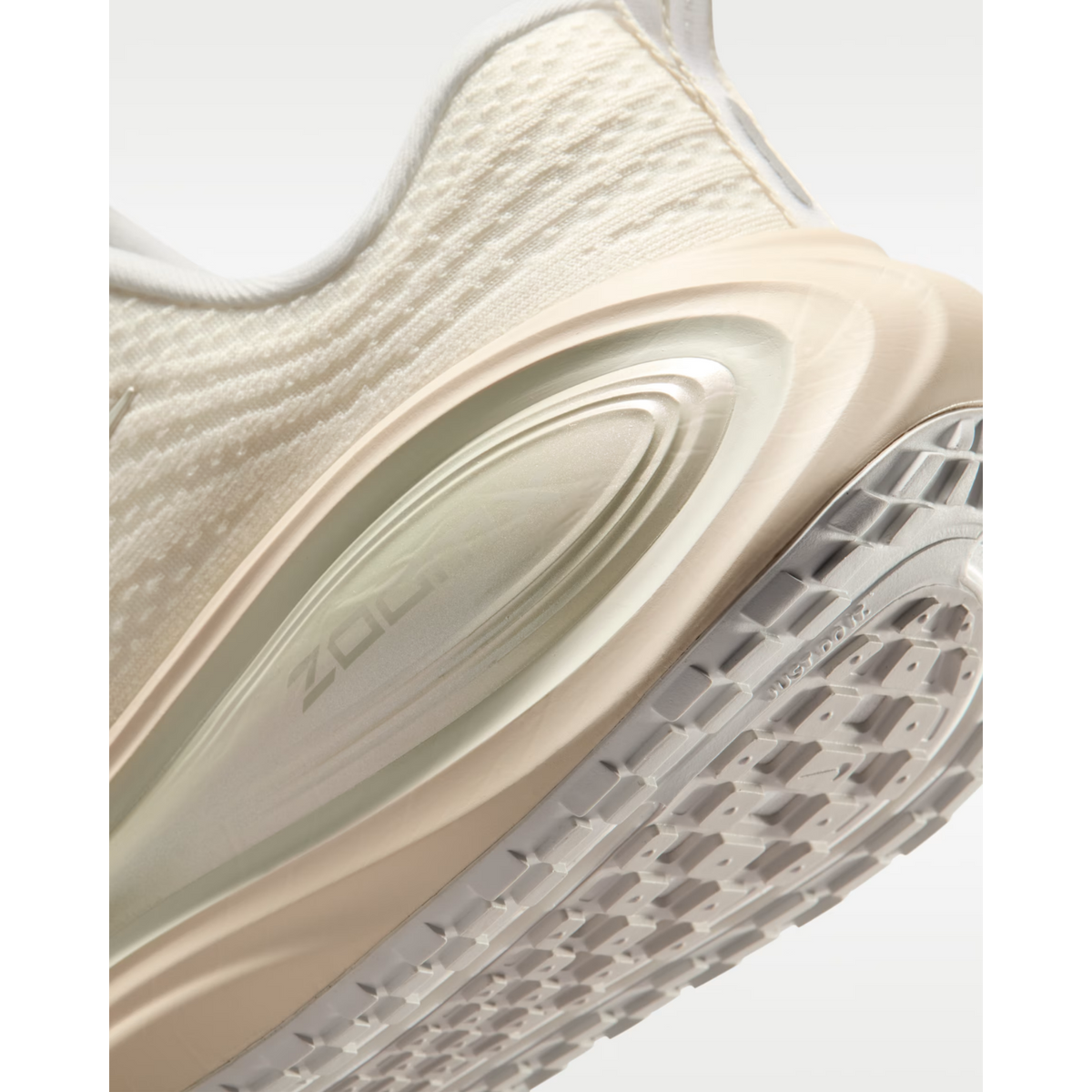 NIKE Vomero Plus ESS Womens FOOTWEAR - Womens Neutral Cushioned