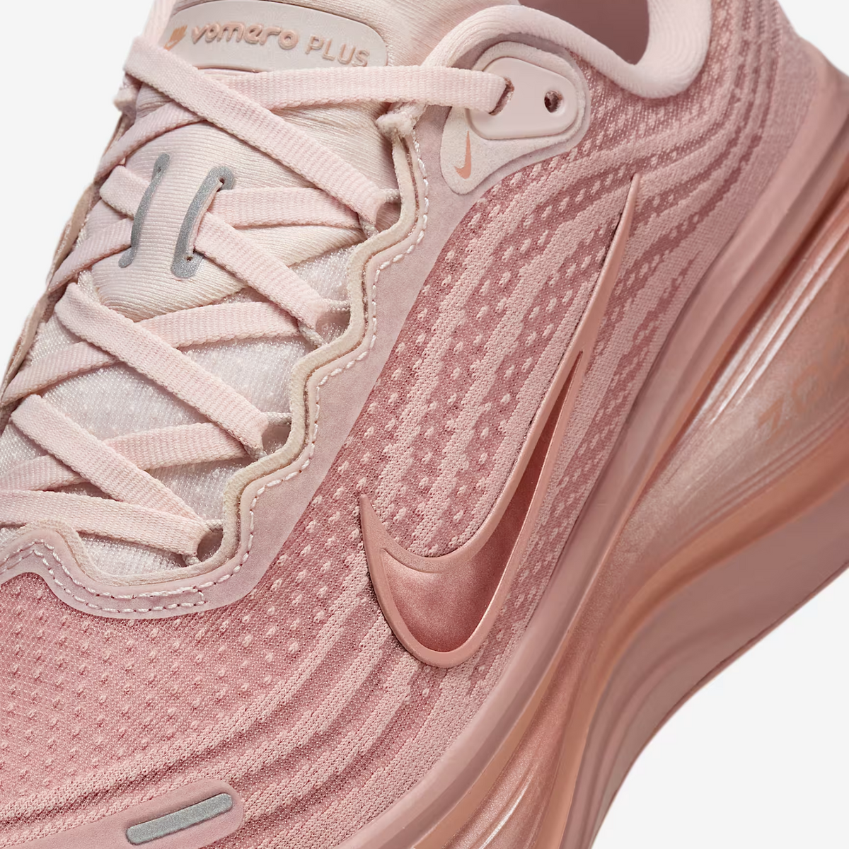 NIKE Vomero Plus Women's FOOTWEAR - Womens Neutral Cushioned