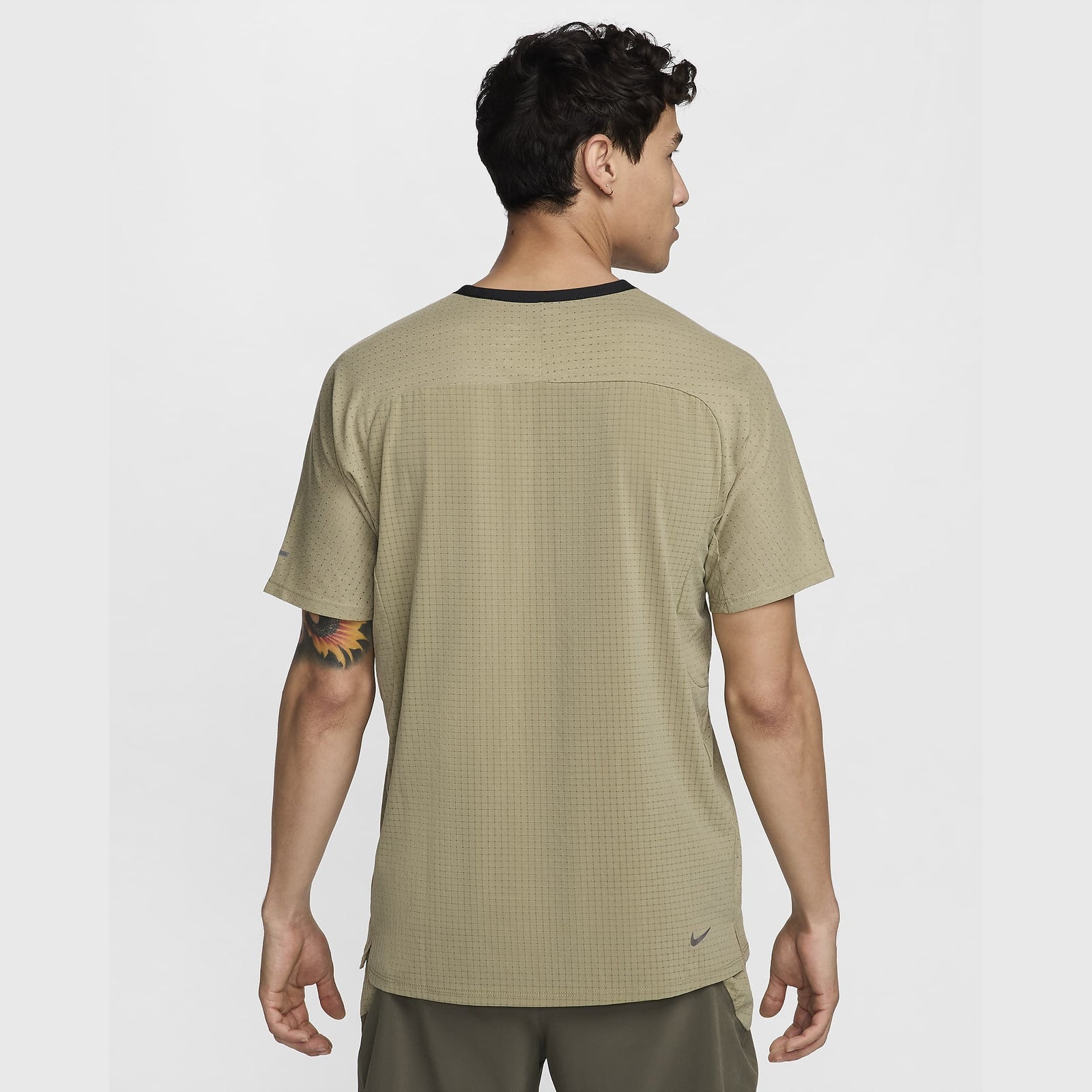 Nike Dri-FIT Trail Solar Chase Tee Mens APPAREL - Mens T-Shirts KHAKI/BLACK