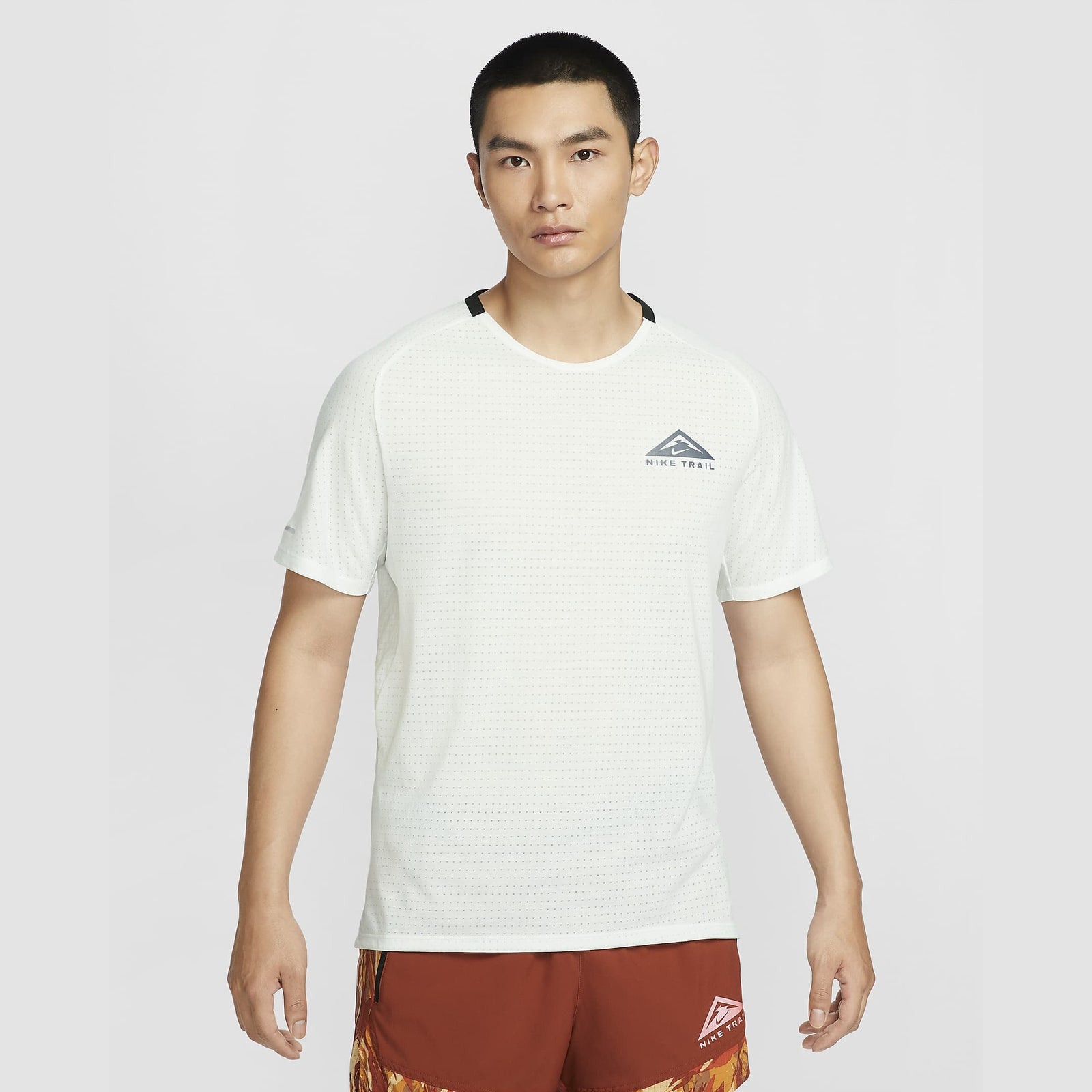 Nike Dri-FIT Trail Solar Chase Tee Mens Sole Motive