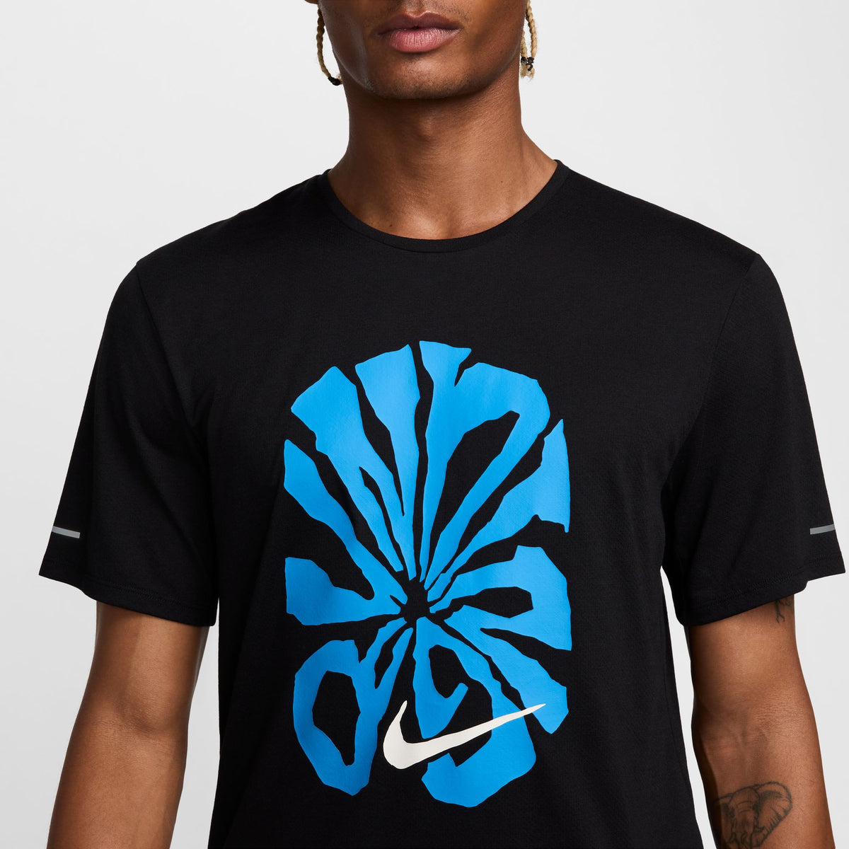 Nike Rise 365 Run Energy Men&#39;s APPAREL - Mens T-Shirts 