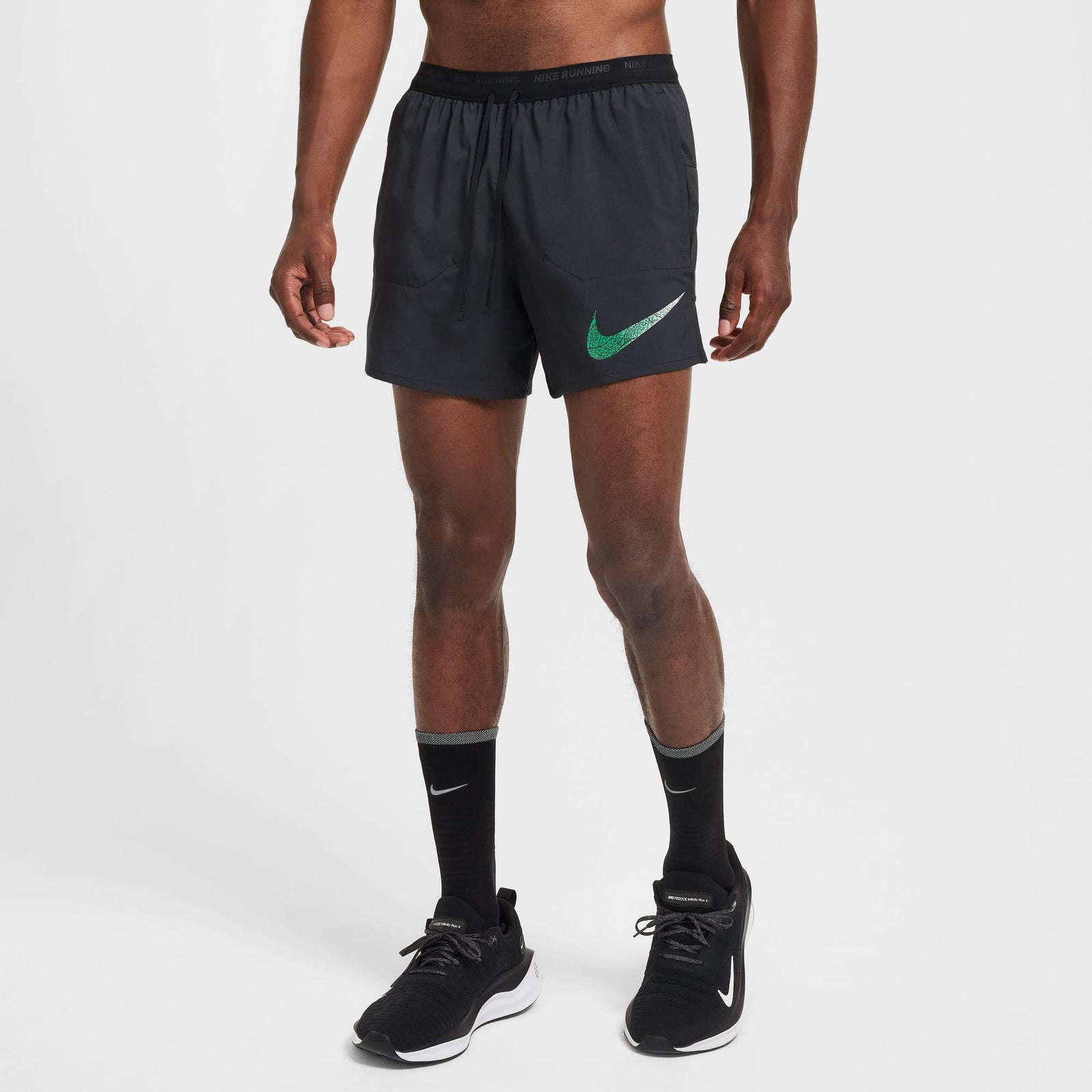 NIKE Stride "Kipchoge" Men's Dri-FIT 5" Brief-Lined Running Shorts APPAREL - Mens Shorts BLACK/BLACK/STADIUM GREEN