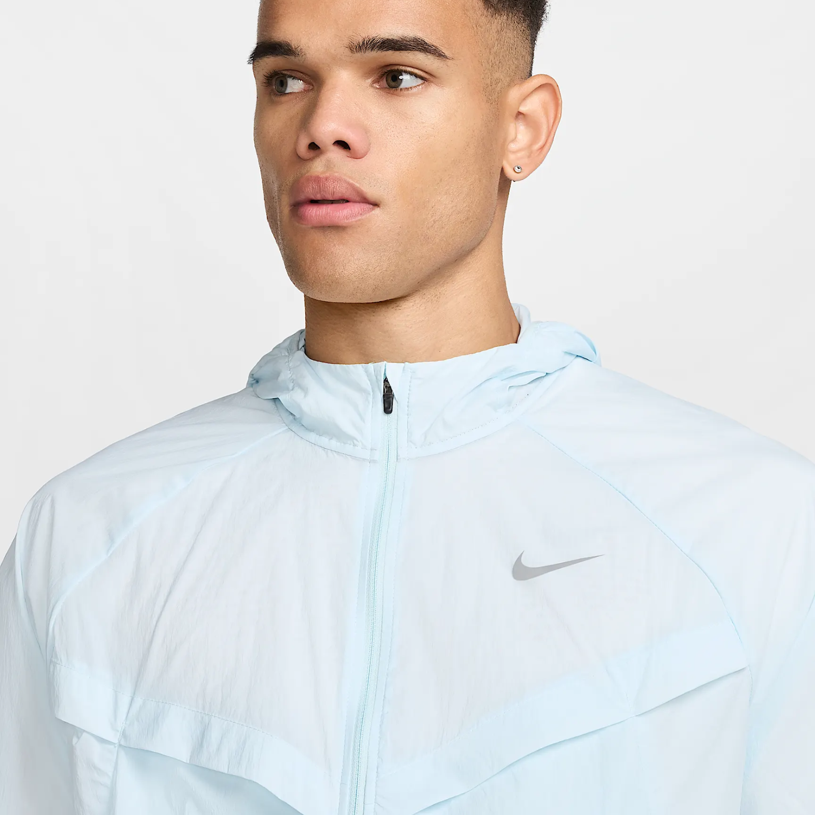NIKE Stride Men's Repel UV Running Jacket APPAREL - Mens Jackets GLACIER BLUE / REFLECTIVE SILVER