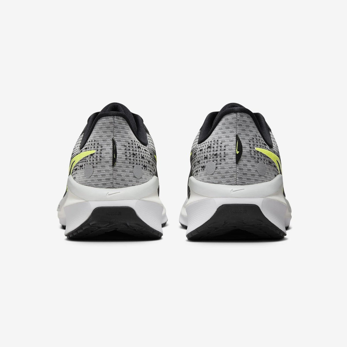 NIKE Vomero 17 Mens FOOTWEAR - Mens Neutral Cushioned