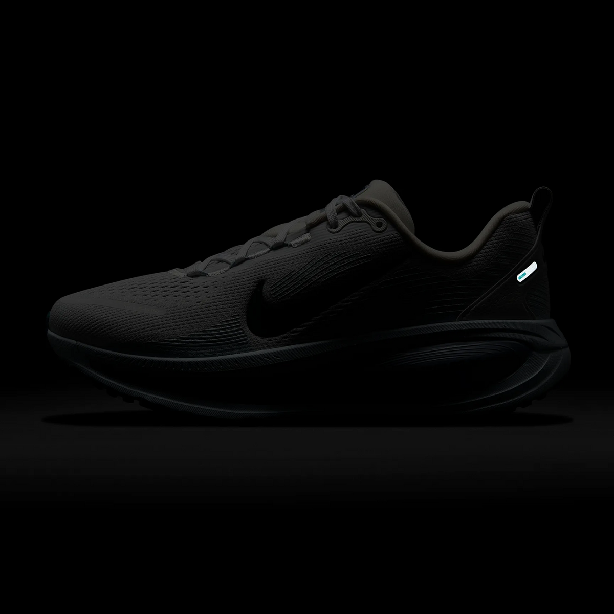Nike Vomero 18 Womens - FOOTWEAR - Womens Neutral Cushioned