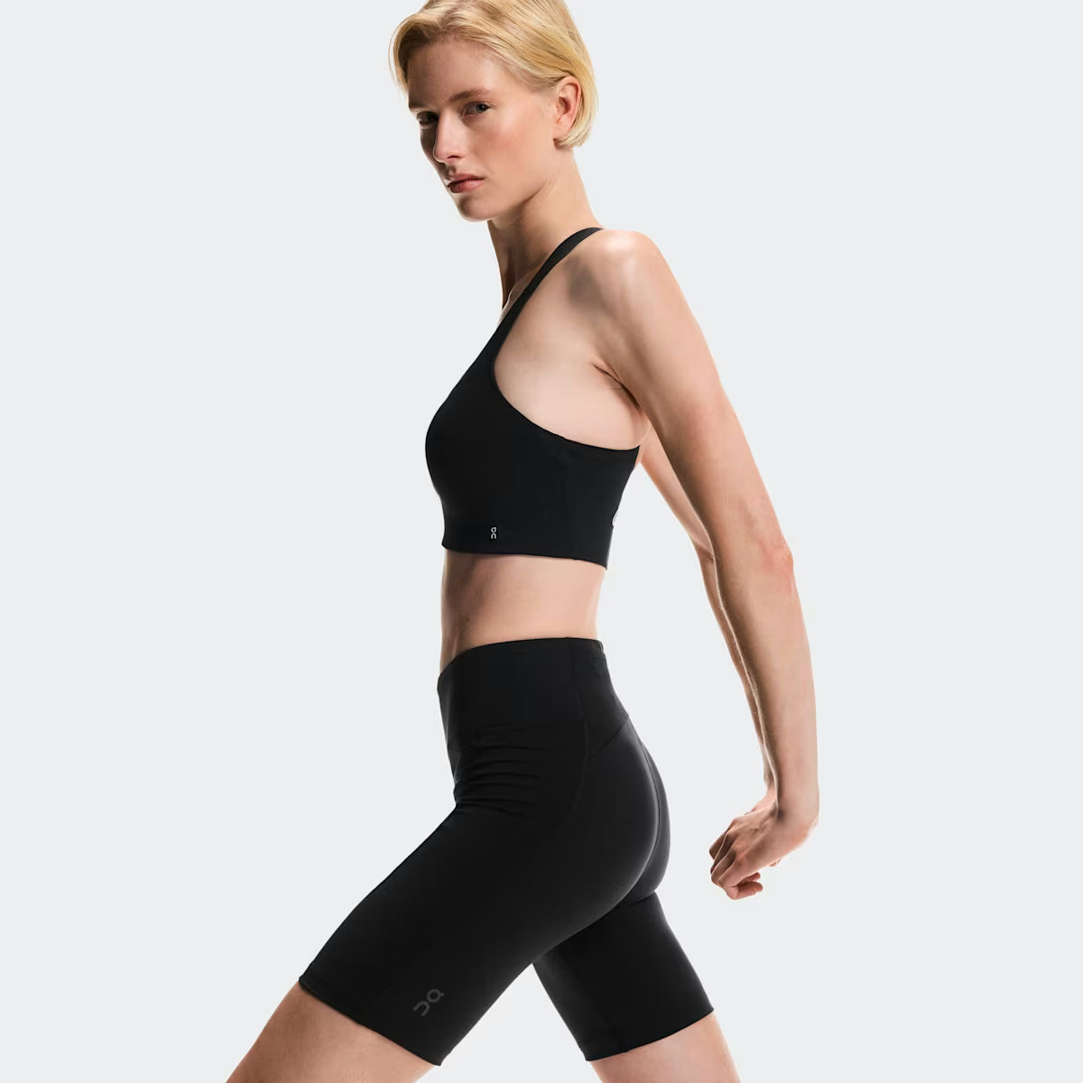 ON 8" Performance Tights Womens APPAREL - Womens Tights