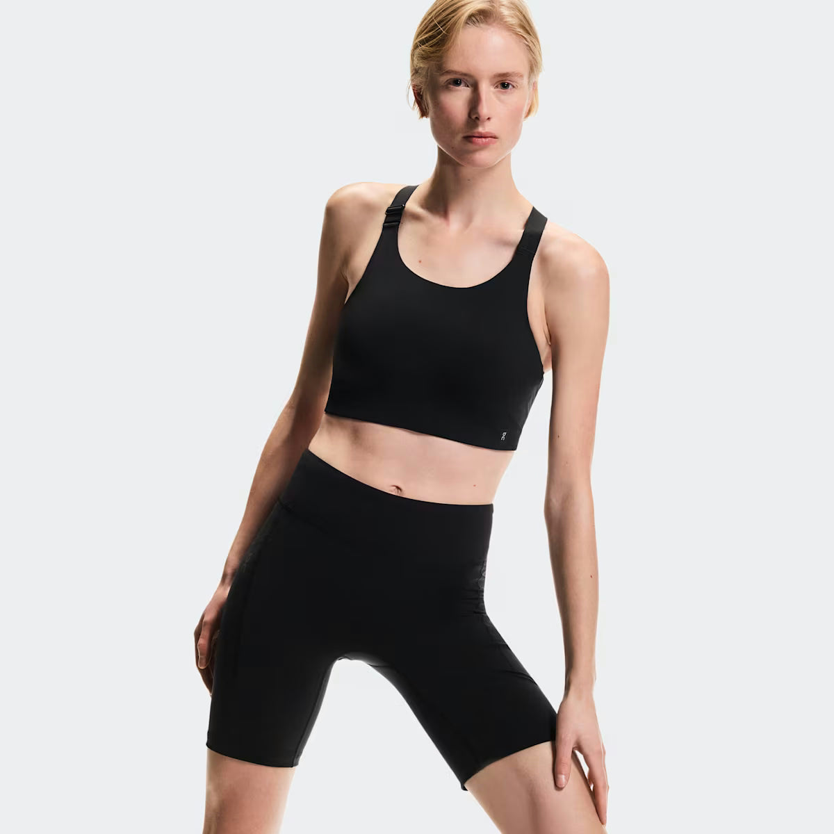 ON 8" Performance Tights Womens APPAREL - Womens Tights