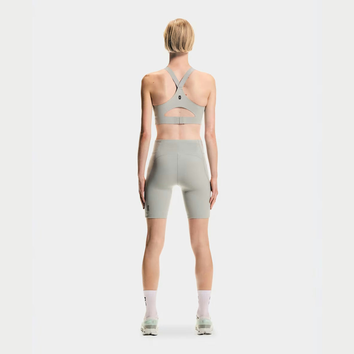 ON 8" Performance Tights Womens APPAREL - Womens Tights