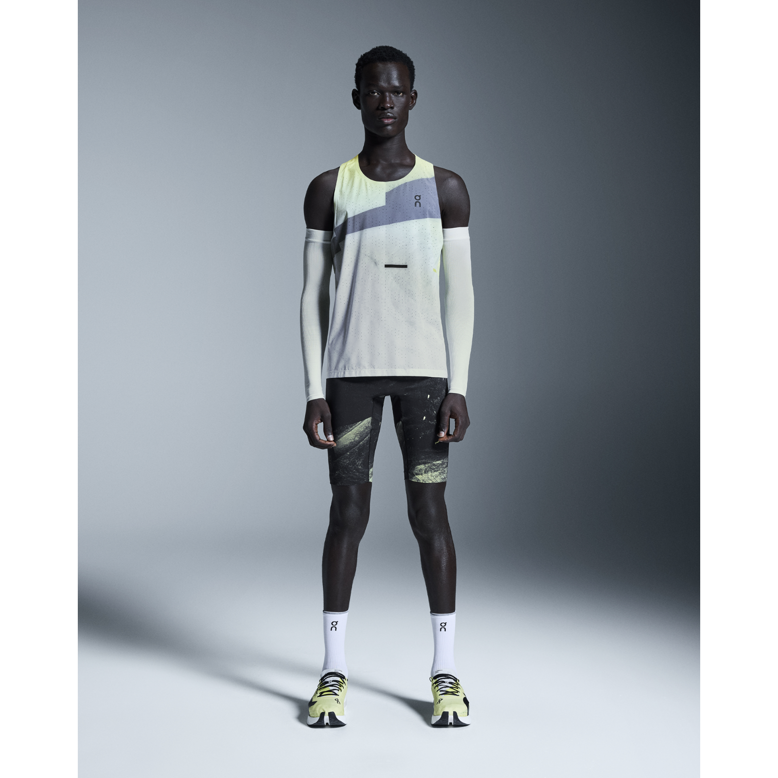 ON Race Singlet Mens APPAREL - Mens Singlets LIMELIGHT/GLACIER