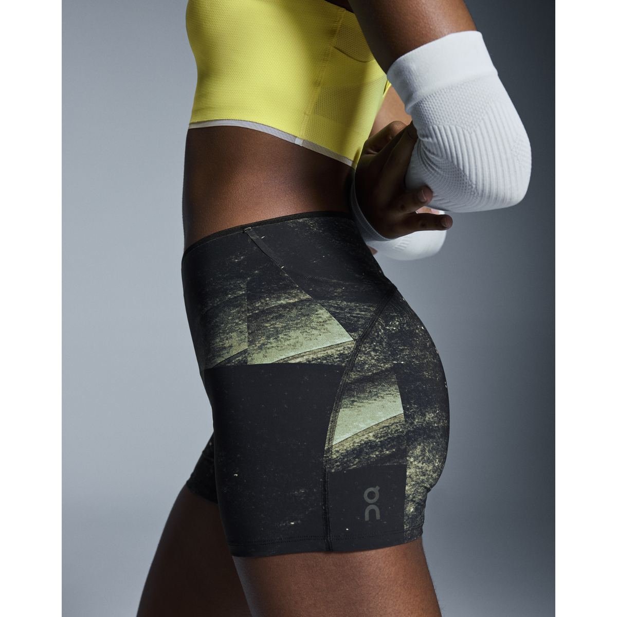 ON Race Tights Short Womens APPAREL - Womens Tights
