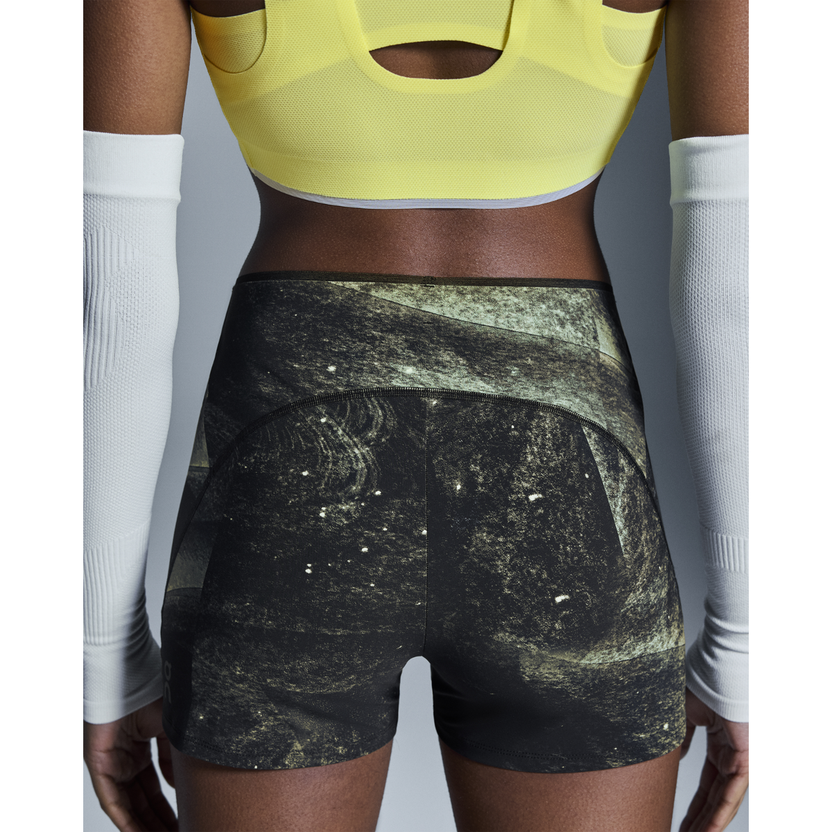 ON Race Tights Short Womens APPAREL - Womens Tights